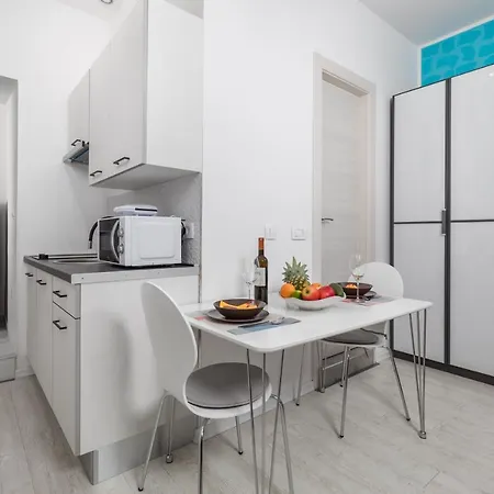 Studio Apartments Fran'S Rijeka Exterior photo