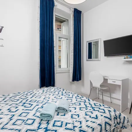 Studio Apartments Fran'S Rijeka Exterior photo