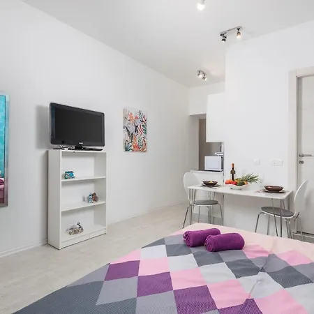 Studio Apartments Fran'S Rijeka Exterior photo